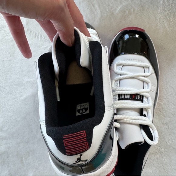 Air Jordan 11 Low Bred Black Red | Men’s 8.5 - Picture 8 of 11